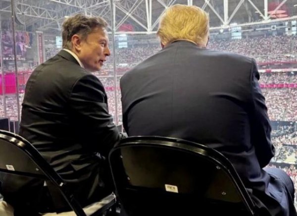 配资世家 特朗普：马斯克主动走过来跟我打招呼